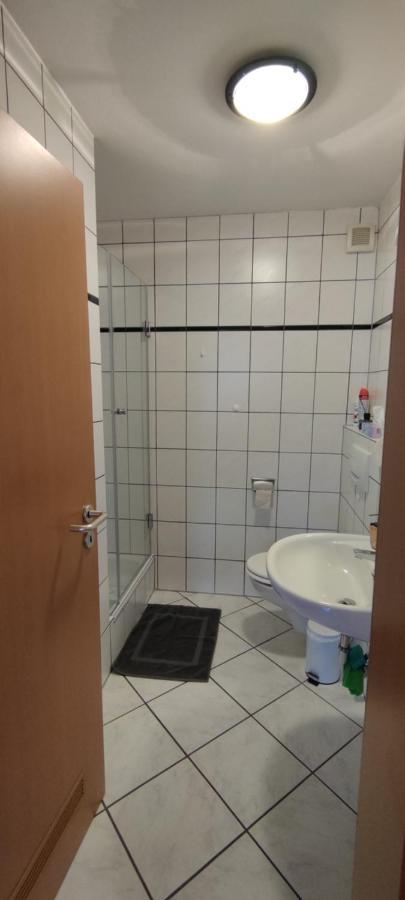 Moderne Ferienwohnung Lindlar, Dorf- Und Waldnah, Gratis W-Lan, Nr Bagian luar foto